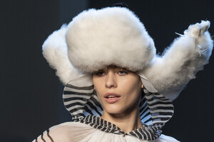 gaultier-hc-clp-rf19-3642.thumb.jpg.8017a50b28476d3cc102f37803c3f4c2.jpg
