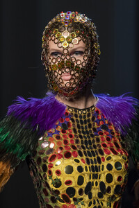 gaultier-hc-clp-rf19-3733.thumb.jpg.bfa3fadedb2682ccedbac19a0eb0e3b9.jpg