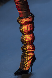 gaultier-hc-clp-rf19-3760.thumb.jpg.691982ca57131027428b14b2a0e1b96b.jpg