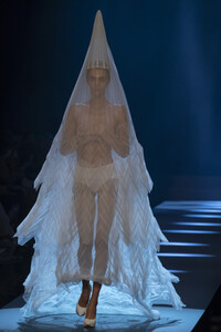 gaultier-hc-clp-rf19-3795.thumb.jpg.cb943b75195787c41b7a22a5f9846508.jpg