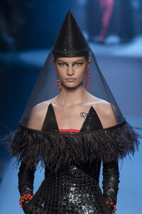 gaultier-hc-clp-rf19-5524.thumb.jpg.b99270565005c3d08789bf22b3cdf53f.jpg