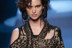 gaultier-hc-clp-rf19-5570.thumb.jpg.7f12ac18d74853e430753efab1e2d1a4.jpg