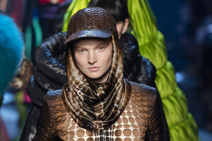 gaultier-hc-clp-rf19-5828.thumb.jpg.be6a5f980c8741df19d073669c07e5b3.jpg