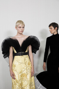 givenchy-hc-bks-m-rf19-0066.thumb.jpg.823d4508955b83d3105217e60fb6f940.jpg