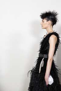 givenchy-hc-bks-m-rf19-0085.thumb.jpg.725e363a330f5932db2ef6b757f5b183.jpg