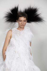 givenchy-hc-bks-m-rf19-0141.thumb.jpg.9d46b692fbf1734c79843e65e3030eb0.jpg
