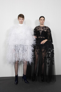 givenchy-hc-bks-m-rf19-9862.thumb.jpg.29379392dd6bc382d56a28e10a860ca2.jpg