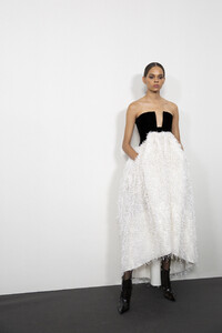 givenchy-hc-bks-m-rf19-9907.thumb.jpg.45616d3f3f3db17180f321539fc9f449.jpg