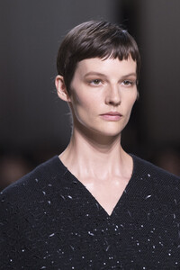 givenchy-hc-clp-rf19-0051.thumb.jpg.d0339d9a02ec183d45f828c5c024c662.jpg