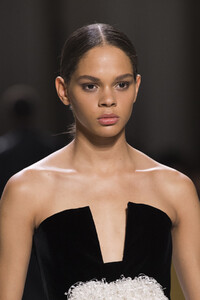 givenchy-hc-clp-rf19-0281.thumb.jpg.4ad2a328d9ea438c7ad9f50d3178df2b.jpg