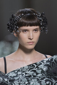givenchy-hc-clp-rf19-0455.thumb.jpg.66b050fee3ec7cde14d6fa4aeb169bb1.jpg