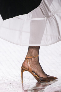 givenchy-hc-clp-rf19-1124.thumb.jpg.63383320b88a04e0b7795e0488f8d6c3.jpg