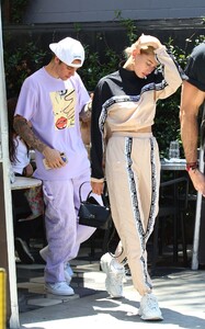 hailey-rhode-bieber-and-justin-bieber-out-in-west-hollywood-07-20-2019-6.jpg