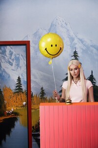 iggy-azalea-f-ck-it-up-ft.-kash-doll-music-video-2019-7.jpg