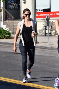 jennifer-garner-out-in-la-07-13-2019-0.jpg