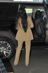 kim-kardashian-arriving-at-the-white-house-in-washington-dc-07-25-2019-3.jpg