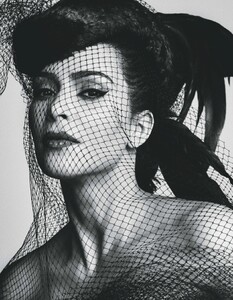 kim-kardashian-vogue-japan-august-2019-5.jpg
