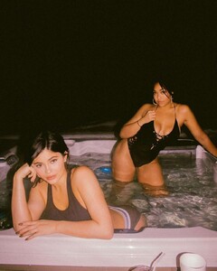 kylie-jenner-and-jordyn-woods-hottub-photoshoot-in-wyoming-2018-1.jpg