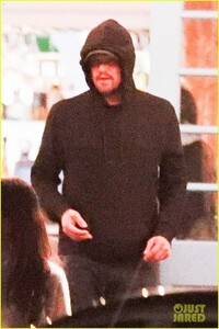 leonardo-dicaprio-camila-morrone-dinner-malibu-july-2019-05.jpg