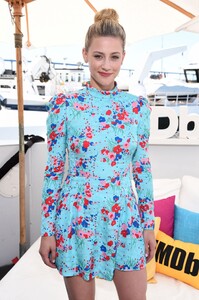 lili-reinhart-imdboat-at-sdcc-2019-6.jpg