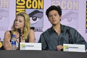 lili-reinhart-riverdale-panel-at-sdcc-2019-0.jpg