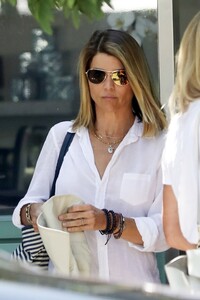 lori-loughlin-summer-style-shopping-at-bristol-farms-in-la-07-15-2019-10.jpg