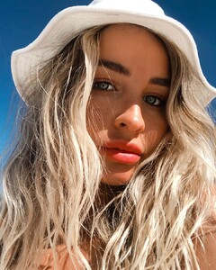 madi_edwards_65870566_146144533128902_6557245464344014563_n.thumb.jpg.1b4fb1c069ee1260e2306f0d45584bff.jpg