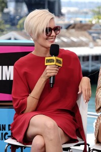 maggie-grace-imdboat-at-comic-con-san-diego-2019-4.thumb.jpg.2de0a08c31bf0744b2444661fb1698f2.jpg