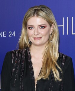 mischa-barton-the-hills-new-beginnings-premiere-in-la-4.jpg