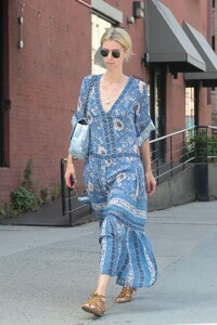 nicky-hilton-out-in-new-york-city-07-12-2019-1.jpg