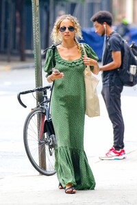 nicole-richie-out-in-new-york-07-17-2019-1.jpg