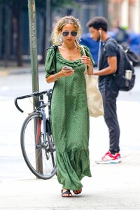 nicole-richie-out-in-new-york-07-17-2019-4.jpg