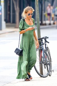 nicole-richie-out-in-new-york-07-17-2019-5.jpg