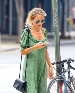 nicole-richie-out-in-new-york-07-17-2019-6.jpg