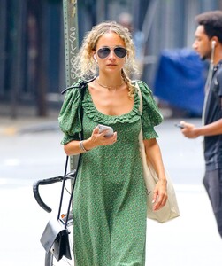 nicole-richie-out-in-new-york-07-17-2019-7.jpg