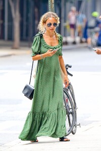 nicole-richie-out-in-new-york-07-17-2019-8.jpg