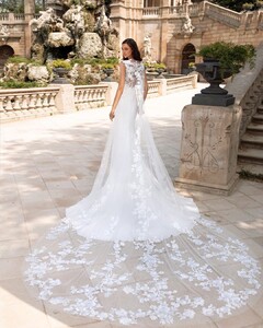 pronovias_65303449_326071891612563_3311967805882484049_n.jpg