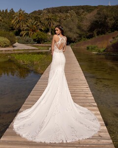 pronovias_65726654_117815202824563_408619669791401950_n.jpg