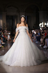 rami-kadi-couture-fall-2019-paris-fashion-week-pfw-43(1).thumb.jpg.fac4b1a67833bceaa3aa516f780b9d7d.jpg