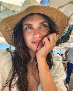 sarasampaio_66855937_1073142322880203_8829852439343041765_n.jpg