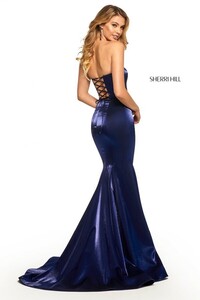 sherrihill-52961-royal-dress-9.jpg-600.thumb.jpg.dd95efd29dfe38f0c568aee8d8ace5be.jpg