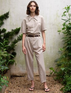 taupe-jumpsuit.thumb.jpg.e8d6220ca4e1a30d129b70e1d41f844d.jpg