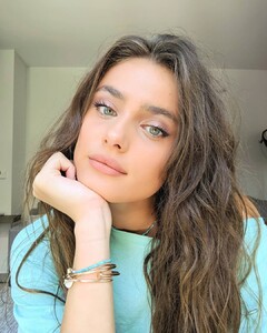 taylor_hill_65729371_181120129570381_7799526218596742702_n.jpg