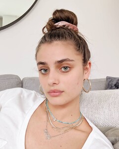 taylor_hill_66112745_124138992197148_5501503012123837988_n.jpg