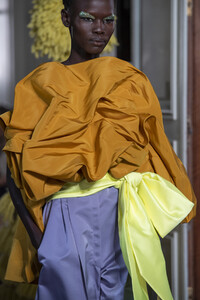 valentino-hc-clp-rf19-3979.thumb.jpg.b489c00ef9275cbafc4266a543119850.jpg