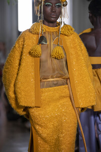 valentino-hc-clp-rf19-3990.thumb.jpg.598e0dd9238ac2c9d889493b19f08dce.jpg
