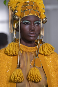 valentino-hc-clp-rf19-3996.thumb.jpg.0117536c639814d1d4f8f9bc6565926c.jpg