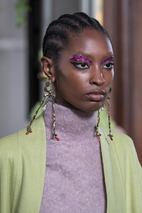 valentino-hc-clp-rf19-4040.thumb.jpg.6e1559d1587bc9f869d2fbb944006016.jpg