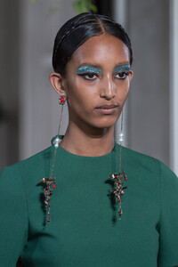 valentino-hc-clp-rf19-4061.thumb.jpg.c316bfc420ea9d7fec489d6e0536b98b.jpg