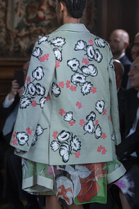 valentino-hc-clp-rf19-4097.thumb.jpg.9eb2a6c84e9bc582a2f6fb8187c9c705.jpg